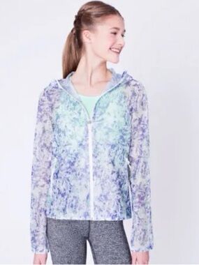 Ivivva Hit The Field Jacket Size
12 Waterproof Windbreaker
Lululemon Kids
